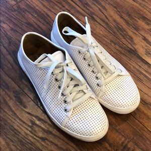 susina slip on sneakers